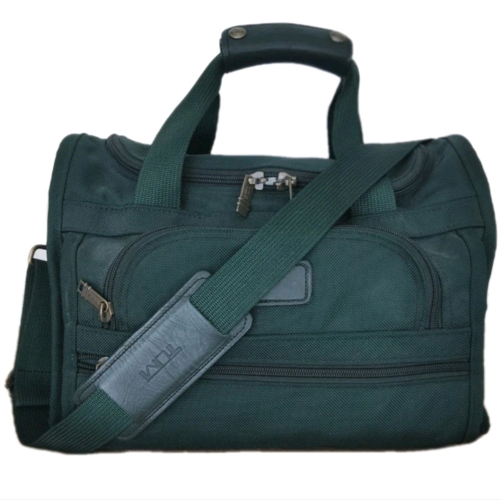 Tumi 15" Weekender Sport Duffel Bag.